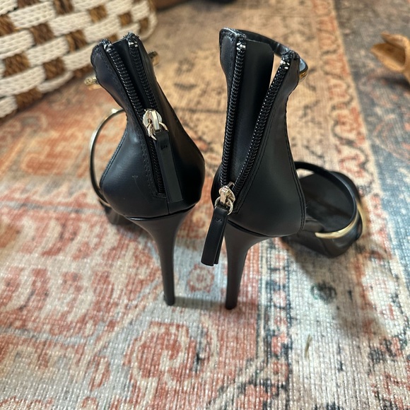 New Bebe heels - Picture 2 of 5